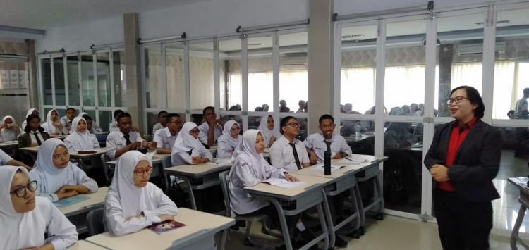 Kelas Industri SMK - SMAK Makassar